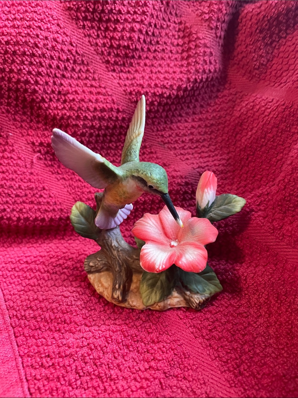 Green Hummingbird with Pink Flower Decorative Figurine/ very small/ 5x4 inches a